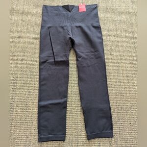 Spanx Cropped Lamn Leggings 2X Very Black Cropped Stretch New